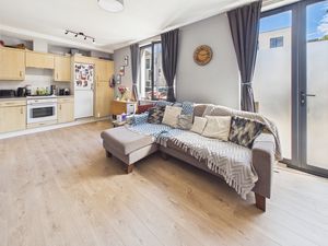 LIVING ROOM / KITCHEN- click for photo gallery